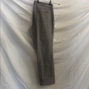 Soft gray jeans in excellent shape